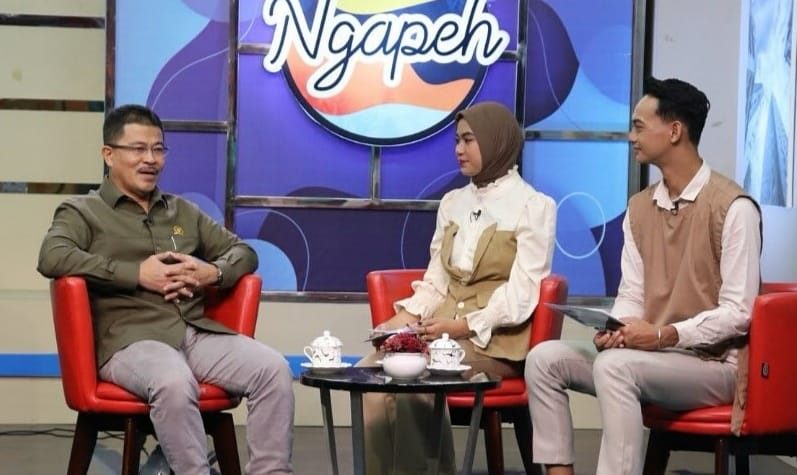 Sekretaris Komisi IV DPRD Provinsi Kalimantan Timur, Darlis Pattalongi, Menjadi Narasumber Dalam Program Talkshow "Ngapeh" di TVRI Kaltim pada Senin (5/5/2025).
( Foto : Istimewa )