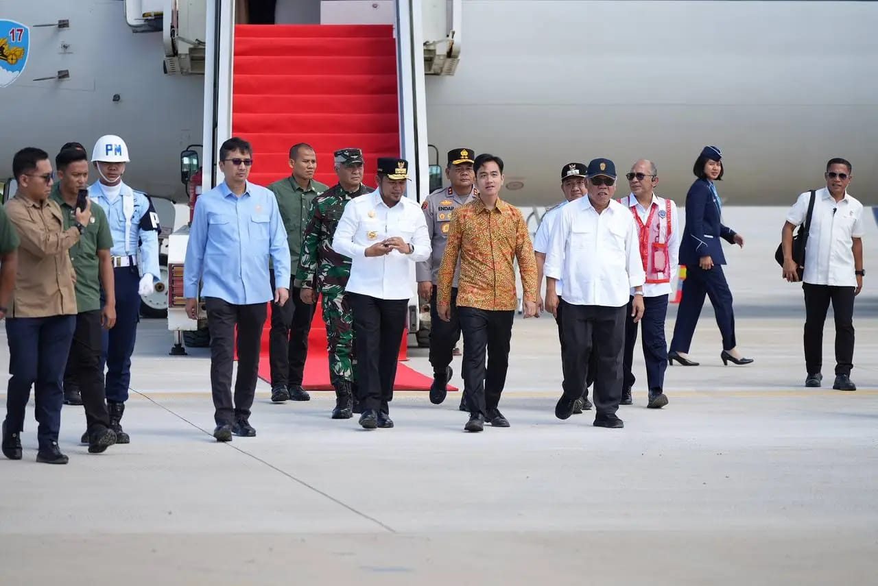 Gubernur Kalimantan Timur, Rudy Mas'ud menyambut Wakil Presiden Indonesia, Gibran Rakabuming Raka, dalam kunjungan di Ibu Kota Nusantara (IKN)
( Foto : Istimewa )