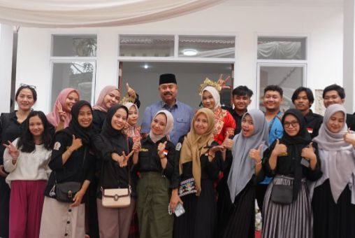 Bupati Kukar Edi Damansyah meresmikan Asrama Mahasiswa Kutai Kartanegara di Yogyakarta. (Foto: Istimewa)