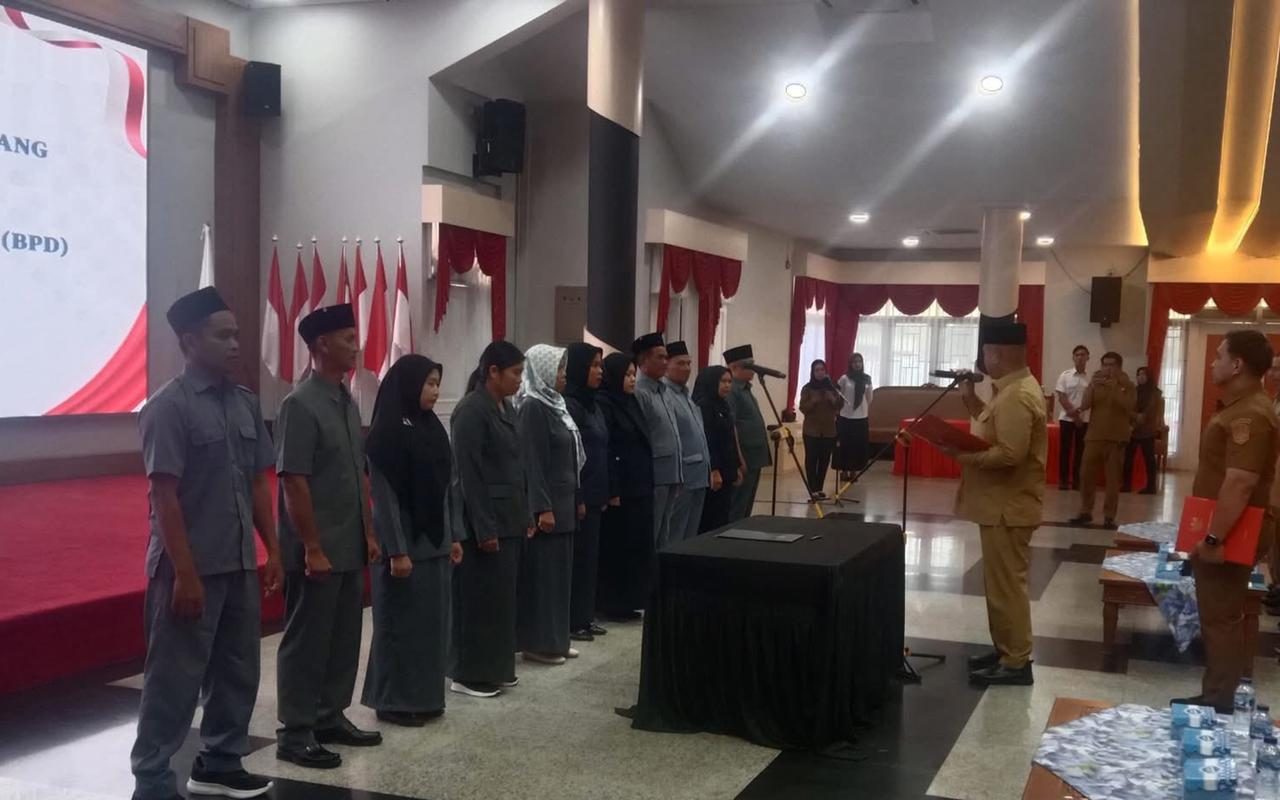 Bupati Kukar, Edi Damansyah Lantik Penjabat Kades dan Anggota BPD PAW. (Foto: Yah/Klausa)
