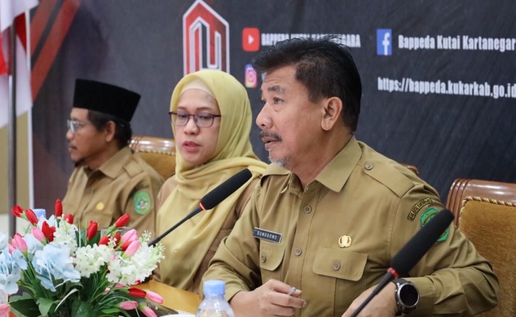 Sekda Kukar, Sunggono Pimpin Rakordal Pelaksanaan Pembangunan Caturwulan I Tahun 2025 di Aula Bappeda. (Foto: Yah/Klausa)