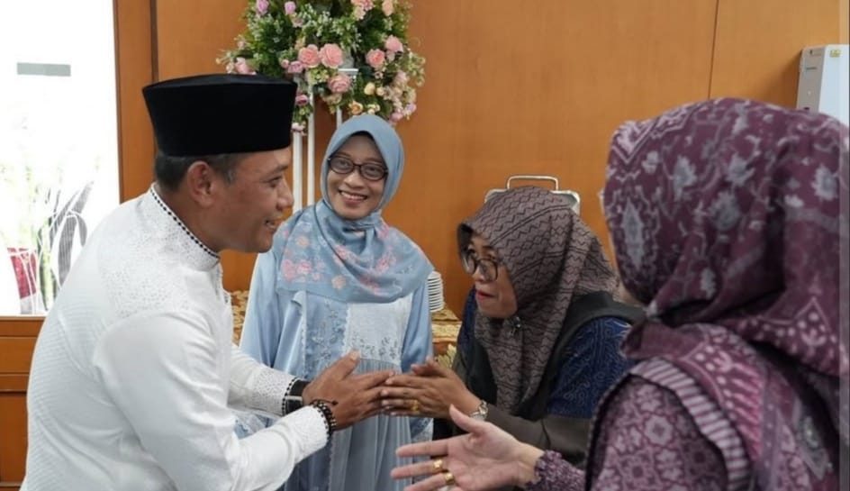 Wakil Gubernur Kalimantan Timur, Seno Aji, gelar Ramah Tamah Iduladha 1446 Hijriah di Rumah Jabatan Wakil Gubernur Kaltim.
( Foto : Din/Klausa )
