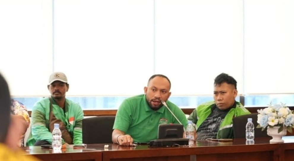 Aliansi Mitra Kaltim Bersatu (AMKB) hadir dalam audiensi bersama pemprov Kaltim, di Kantor Gubernur Kaltim.
( Foto : Istimewa )