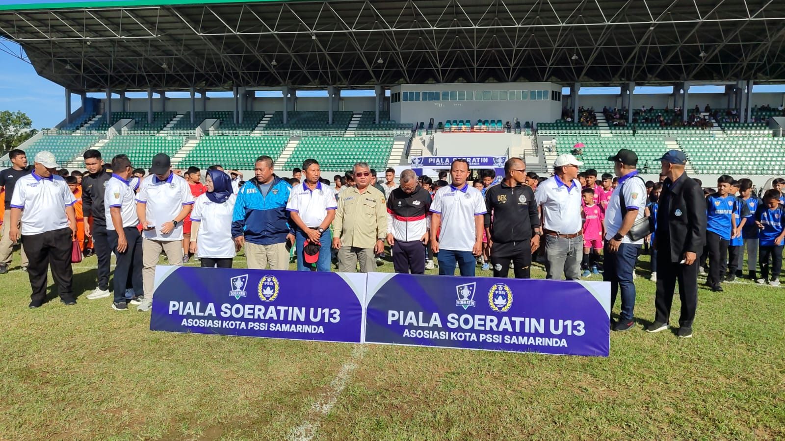 Pembukaan Turnamen Piala Soeratin U-13 dan U-15 yang digelar di Stadion Kadrie Oening, Sempaja. (Foto: Wan/Klausa)