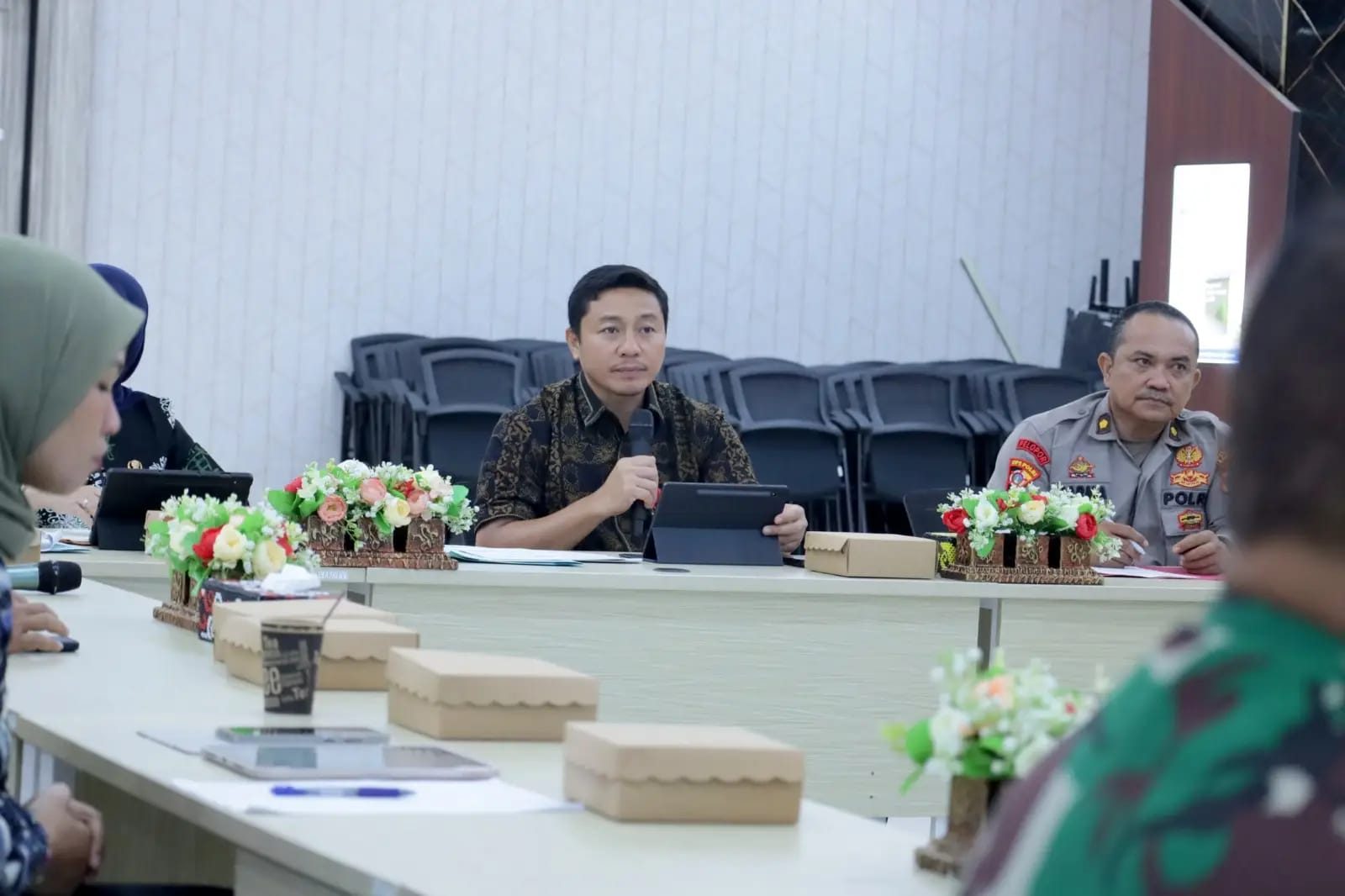 Kepala DPMPD Kaltim, Puguh Harjanto, dalam persiapan agenda HKG ke-53 dan Rakernas X PKK Tahun 2025.
( Foto : Istimewa )