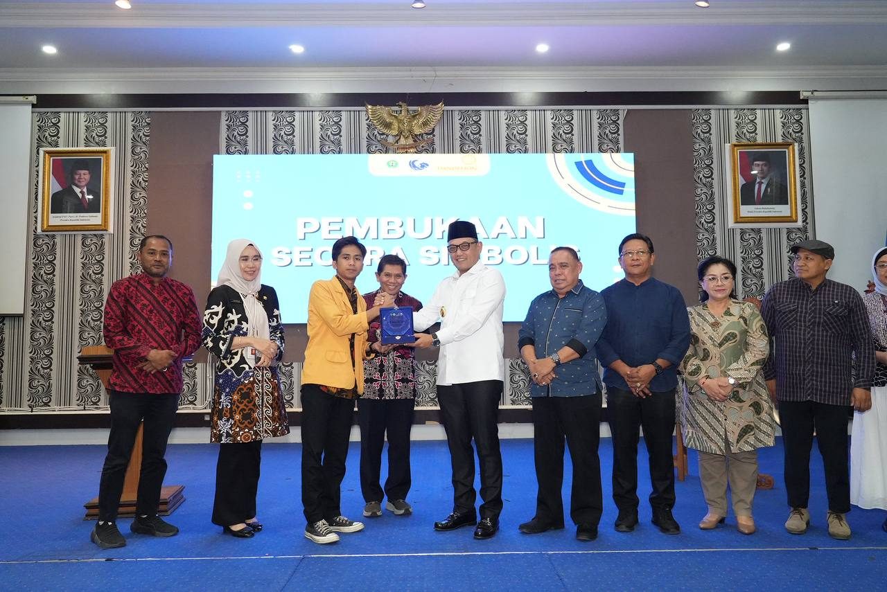 Wagub Kaltim, Seno Aji, membuka Mukernas BEM XI, di Unmul Samarinda.
( Foto : Din/Klausa )