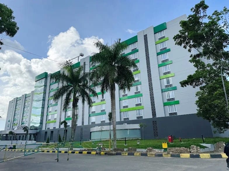 Hotel Atlet di kawasan Gelora Kadrie Oening, Jalan KH Wahid Hasyim I, Samarinda.
( Foto : Din/Klausa )