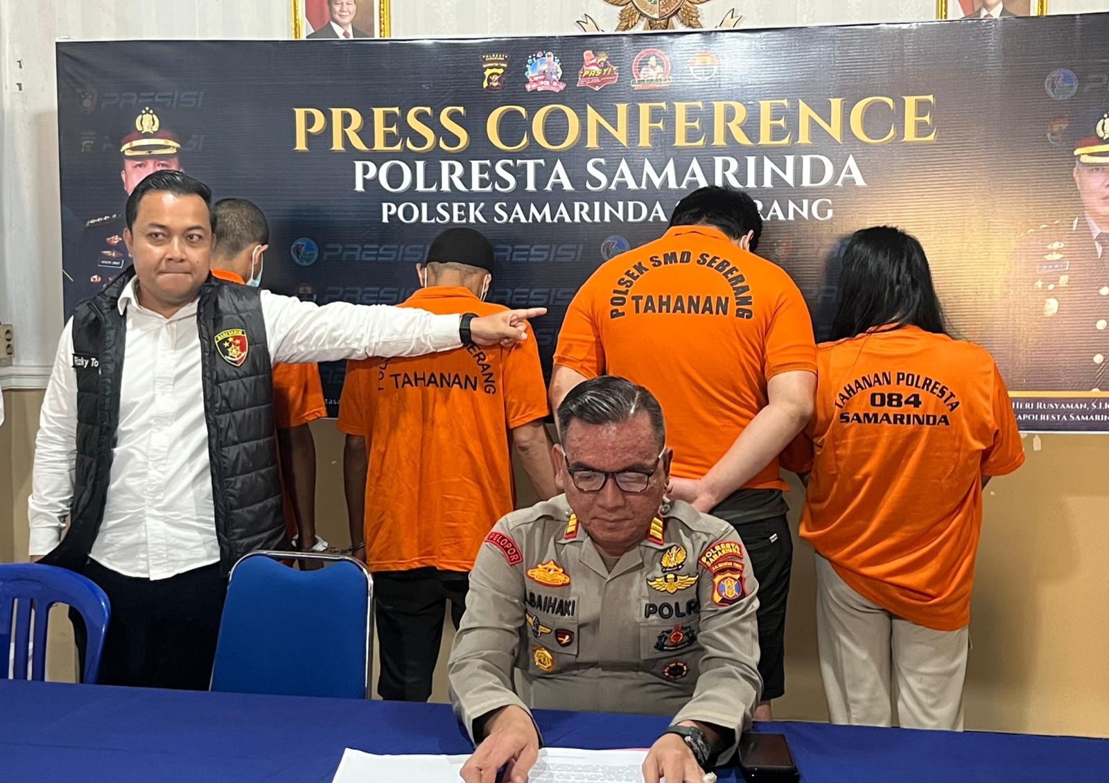 Polsek Samarinda Seberang Tangkap Empat tersangka yang diamankan, dan 1 tersangka sedang dalam perawatan di rumah sakit. (Yah/Klausa)
