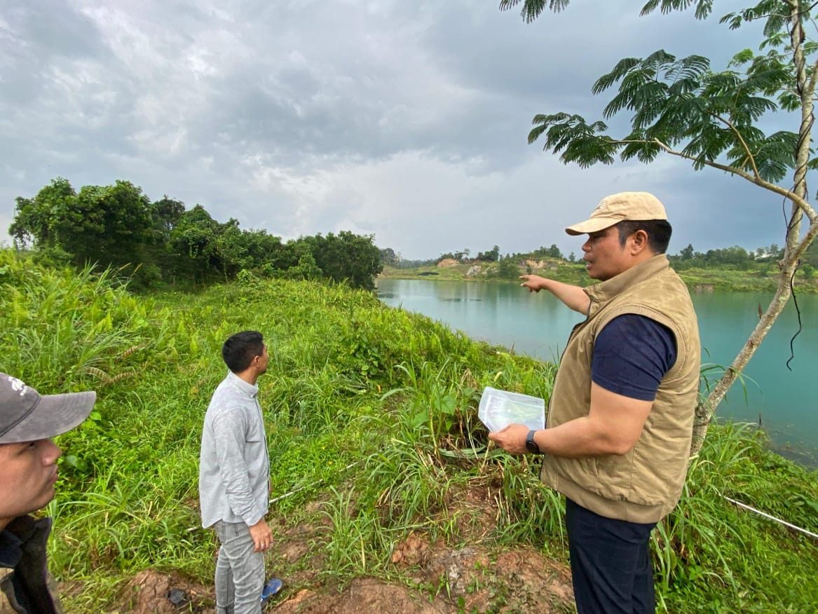 Dinas ESDM Kaltim dan Inspektorat Tambang saat Inspeksi Lubang bekas tambang milik KSU PUMMA, di Kel. Tanah Merah, Samarinda. (Ist)