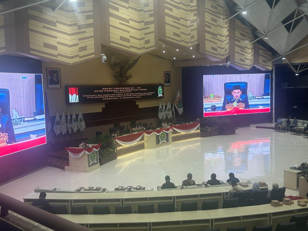 Rapat Paripurna DPRD Kaltim ke-43, bahas laporan hasil Ranperda Pansus Penyelenggaraan Pendidikan dan Pansus P3LH DPRD Kaltim. (Din/Klausa)