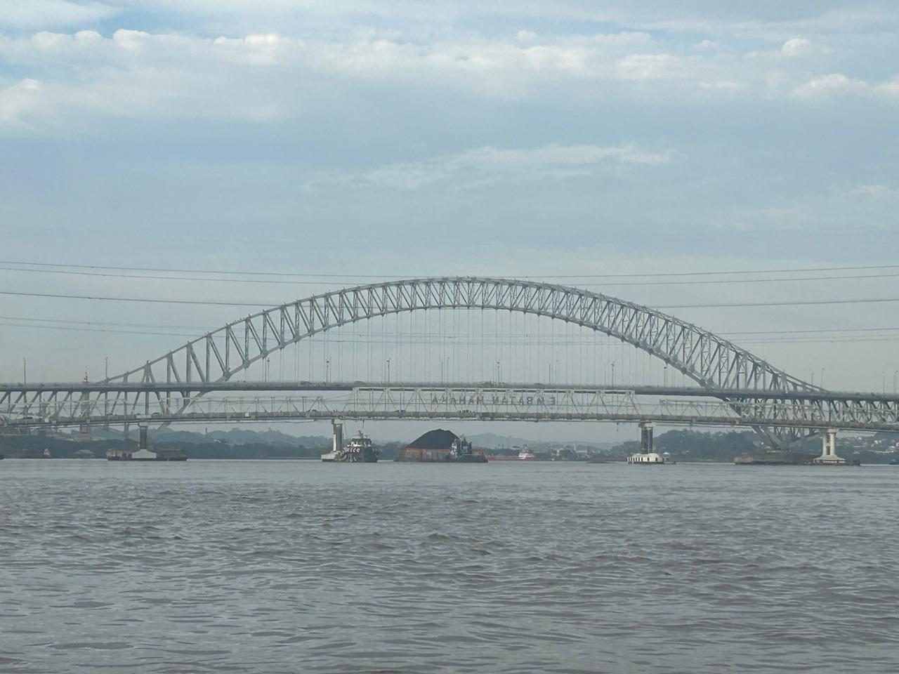 Lanskap kondisi perairan di sekitar Jembatan Mahakam Kembar. (Din/Klausa)