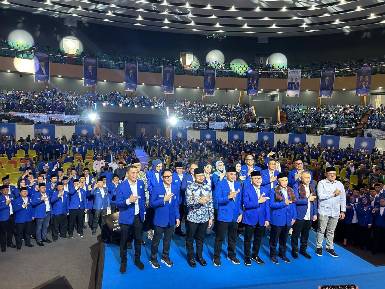 Pelantikan PAN Kaltim, yang dihadiri Ketua Umum DPP PAN, Zulkifli Hasan dan Ketua DPW PAN Kaltim, Erwin Izharuddin.